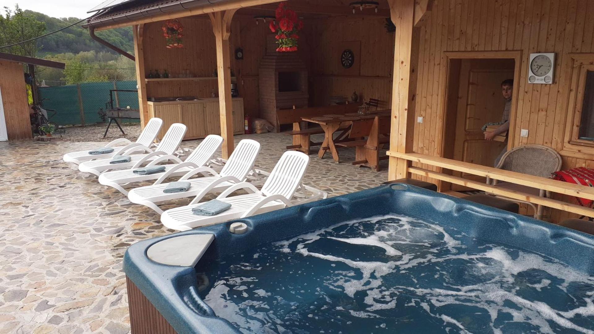 Casa De Vacanta Cu Piscina Incalzita&Jacuzzi Pietrari Exteriér fotografie
